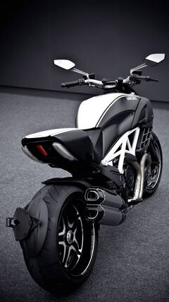 Ducati Diavel Smg Wallpaper - Download to your mobile from PHONEKY