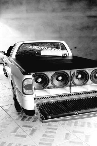 Sound on Wheels: The Saveiro Experience 🎶🚗