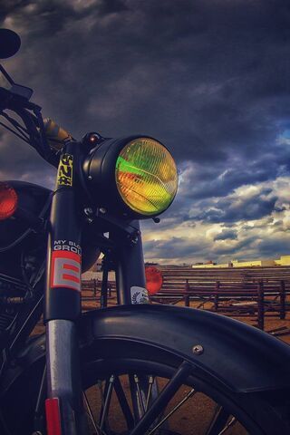 Royal Enfield: The Clas..