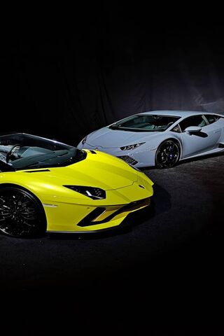 Lamborghini Legends: A Clash of Colors 🚗💨