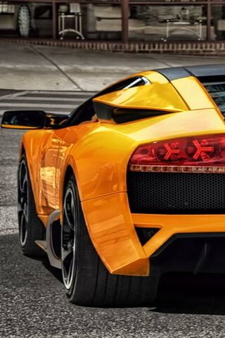 Lamborghini: The Apex o..