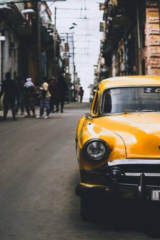 Classic Charm of Havana 🚗✨