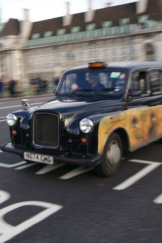 London's Iconic Black Cab 🚖