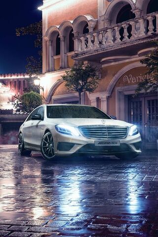 Elegance on the Streets: The Mercedes Experience 🚗✨
