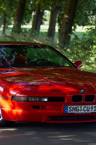 The Timeless Elegance of the BMW 850 Classic 🚗✨