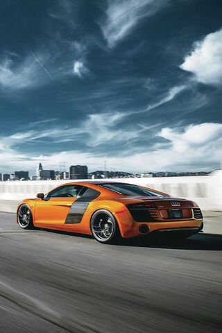 Unleashing the Audi R8:..