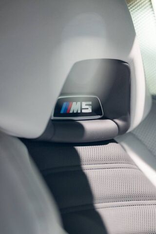 Luxury Meets Performance: The M5 F90 Seat