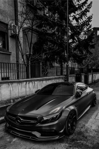 Sleek Elegance: The Mercedes Masterpiece 🚗✨