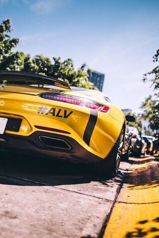 The Bold Beauty: Mercedes AMG GT in Yellow