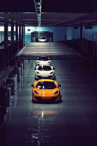 Sleek Dreams: The McLaren Showcase 🚗✨