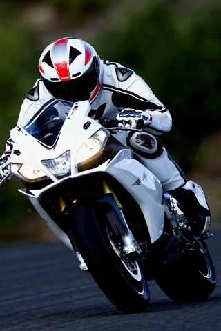 Aprilia RSV4: The Ultimate Track Beast 🏍️💨