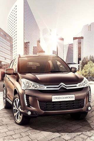 Stylish Adventure Awaits: The Citroën C4 Aircross 🚗✨
