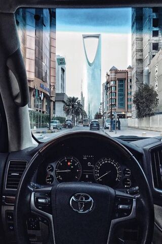 Cruising Through the Heart of the City 🚗✨