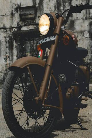 Royal Enfield: The Classic Ride of Legends 🏍️✨