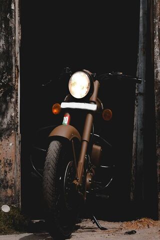 Royal Enfield: The Classic Rebel 🏍️✨