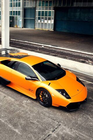 Оранжевый Lamborghini