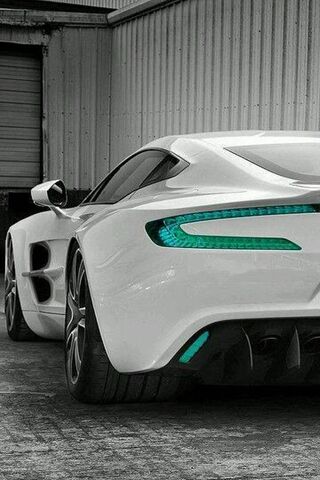 Aston Martin: The Epito..