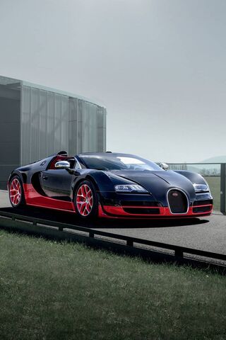 The Ultimate Speed Machine: Bugatti Veyron 🚗💨