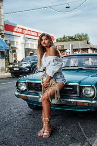 Sun-Kissed Vibes: A Day Out