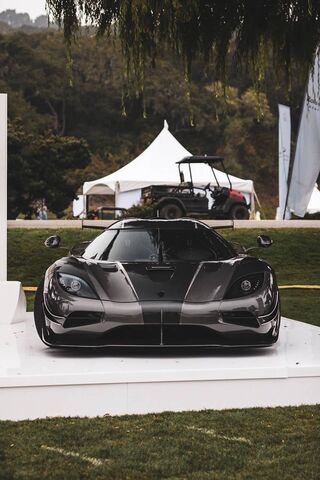 Koenigsegg: The Pinnacle of Performance 🚗💨