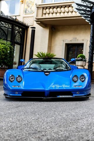 The Blue Beauty: Pagani Zonda Unleashed! 🚗💨