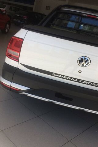 The Sleek Volkswagen Saveiro: A Perfect Blend of Style and Utility 🚗✨