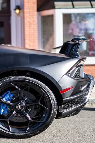 Sleek Power: The Beaut Spec Lambo Unleashed! 🚗💨