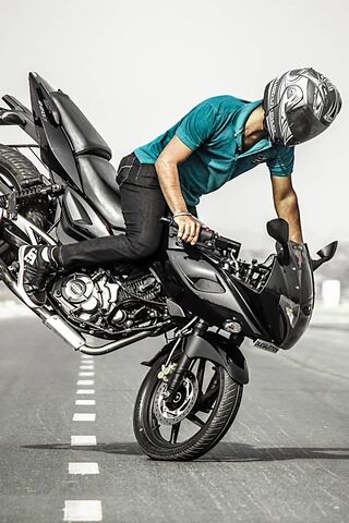 Thrill of the Ride: Motorcycle Stunt Mastery 🏍️🔥