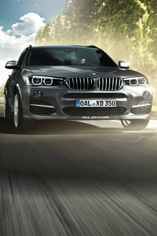 The Dynamic Elegance of the BMW X3 🚗✨