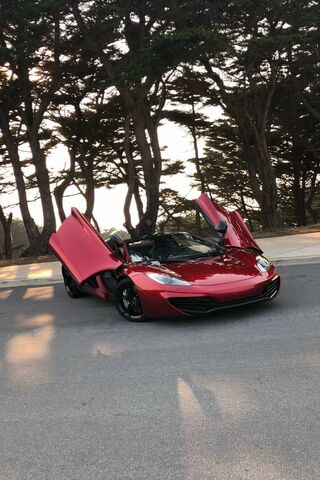 The Stunning McLaren MP4-12C: A Supercar Dream 🚗✨