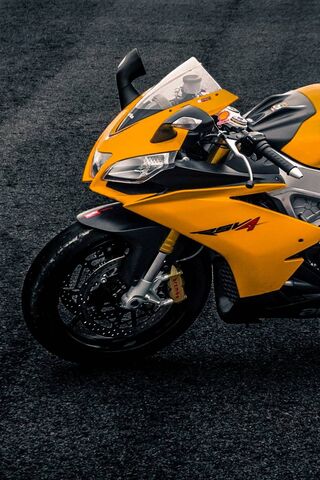 Aprillia Rsv4