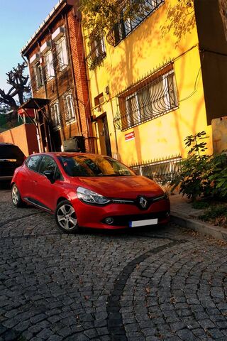 Renault Clio: The Urban Explorer 🚗✨