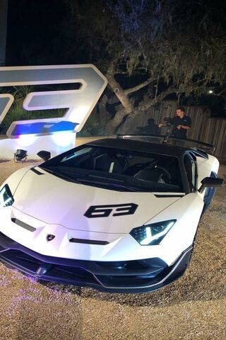 Unleashing the Beast: The Lamborghini Aventador SVJ 🏎️✨