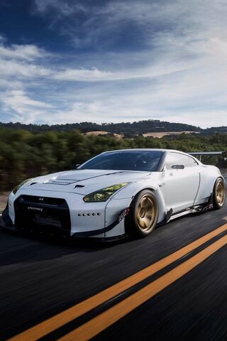 White Gt-R