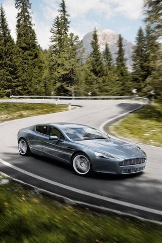 Aston Rapide: The Epitome of Luxury and Speed 🚗✨
