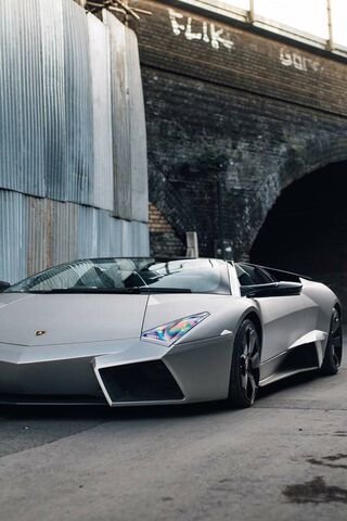 Lambo Reventon: The Ultimate Supercar Experience 🚗✨