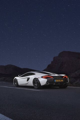 Midnight Drive: A Stellar Escape 🌌🚗