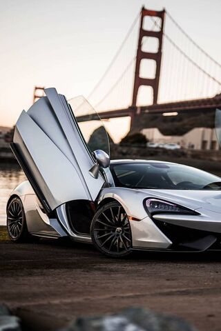 Elegance Meets Power: The McLaren 570S