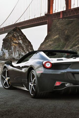 Ferrari 458 Spider: A Marvel of Engineering Under the Golden Gate 🌉🚗