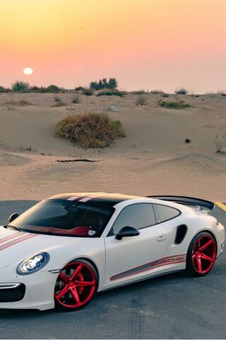 Desert Dreams: Cars Und..