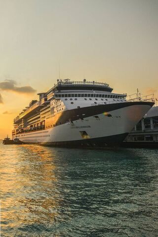 Sailing into the Sunset: A Majestic Cruise Adventure 🌅🚢