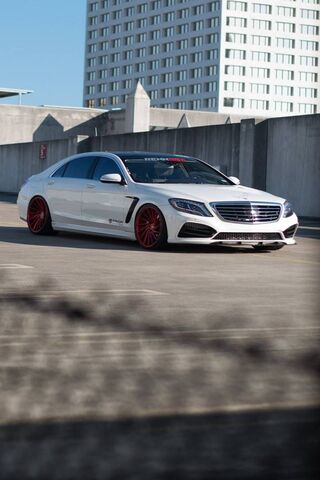 Luxury on Wheels: The Mercedes Benz S550