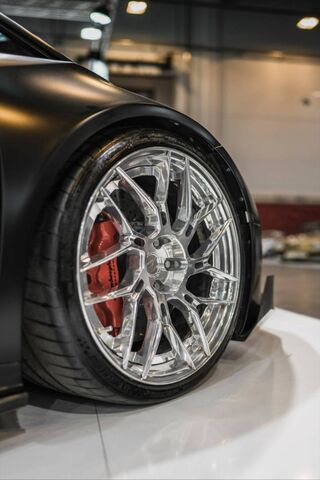 Sleek Power: The Tuned Lambo Experience 🚗✨