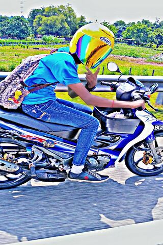 Riding the Yamaha 125Z: A Thrill on Two Wheels! 🏍️✨