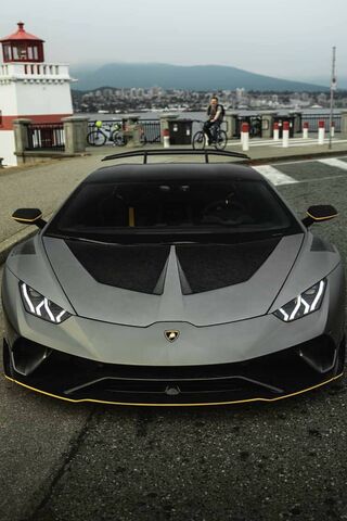 Unleashing the Beast: The Aggressive Huracan