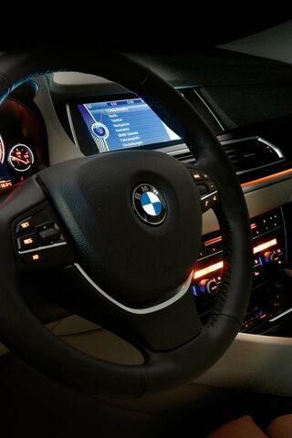 Luxury in Motion: Insid..