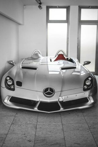The Sleek Elegance of M..