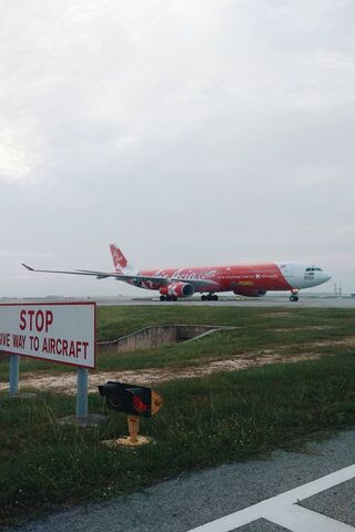 A Glimpse of the Airbus A330: AirAsia's Skyward Journey ✈️🌏