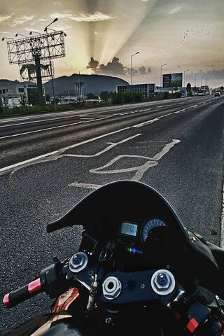 Chasing the Horizon: A Motorcycle Adventure 🏍️🌅