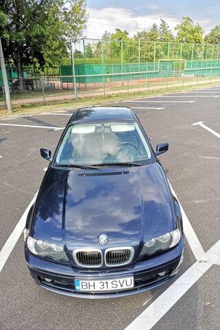 The Classic Charm of the BMW 320 🚗✨